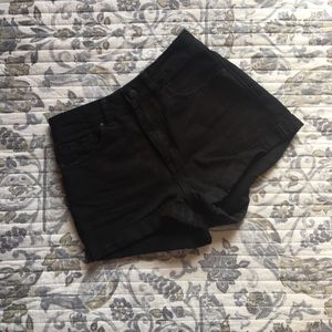 Bullhead Mom Short